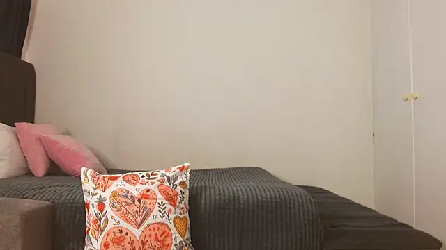 SoftRosee online show from November 4, 2025, 3:21 am