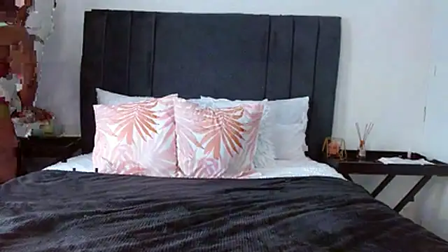 SoftRosee online show from April 9, 2026, 12:11 pm