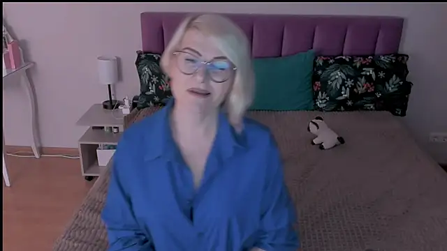 sabrinamacmarren online show from March 2, 2025, 4:25 pm