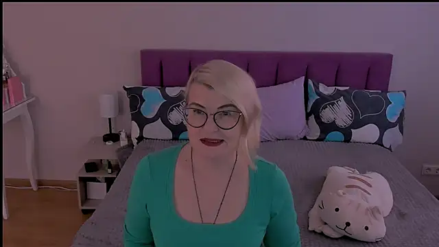 sabrinamacmarren online show from February 20, 2025, 12:36 pm
