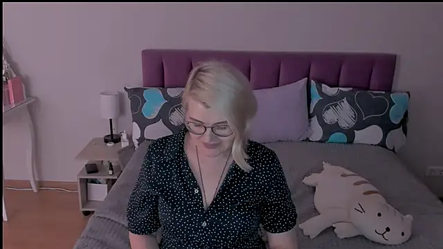 sabrinamacmarren online show from February 20, 2025, 4:25 pm