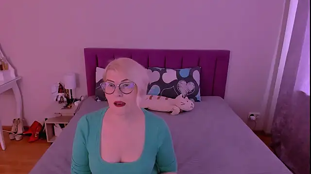 sabrinamacmarren online show from February 2, 2026, 9:30 am