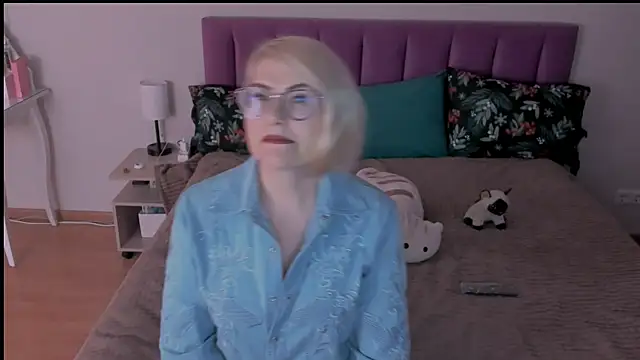 sabrinamacmarren online show from February 27, 2025, 4:21 pm