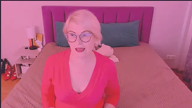 sabrinamacmarren online show from September 26, 2025, 3:08 pm