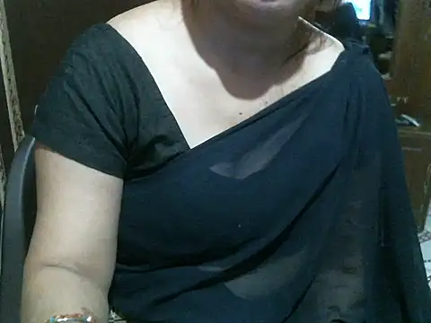 Snapshot of UrsMansi chatting on October 14, 2025, 8:15 am UrsMansi online show from October 14, 2025, 8:15 am