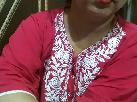 Snapshot of UrsMansi chatting on October 5, 2025, 8:43 pm UrsMansi online show from October 5, 2025, 8:43 pm