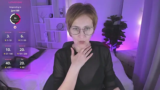 Paris Cherry online show from March 29, 2026, 6:20 pm