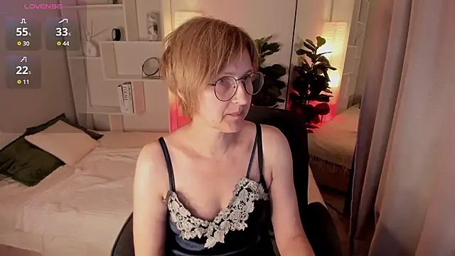Paris Cherry online show from May 28, 2026, 6:03 pm