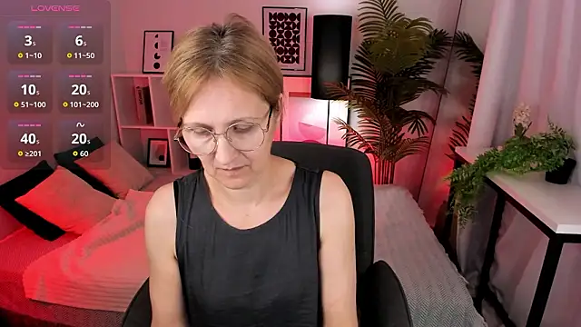 Paris Cherry online show from March 1, 2026, 1:11 pm