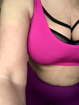 Snapshot of missjenn_x chatting on November 24, 2025, 6:46 am missjenn x online show from November 24, 2025, 6:46 am