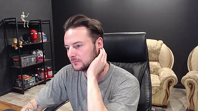 MihasikD online show from December 2, 2025, 7:15 pm