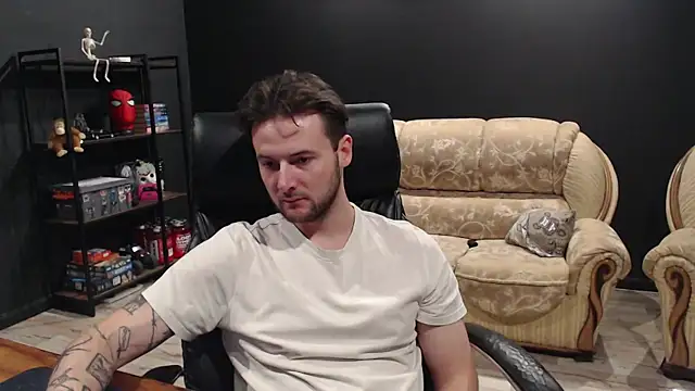 MihasikD online show from November 23, 2025, 1:32 pm