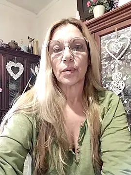 Snapshot of Melmamalhuda@xh chatting on September 20, 2025, 11:04 am Melmamalhudaxh online show from September 20, 2025, 11:04 am