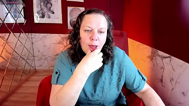 KellyPerfection online show from May 10, 2026, 8:33 pm