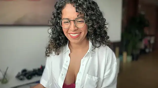 illaroom online show from October 28, 2025, 4:50 pm