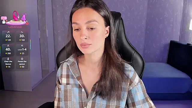 Snapshot of EllaFresh chatting on September 23, 2025, 11:01 pm EllaFresh online show from September 23, 2025, 11:01 pm