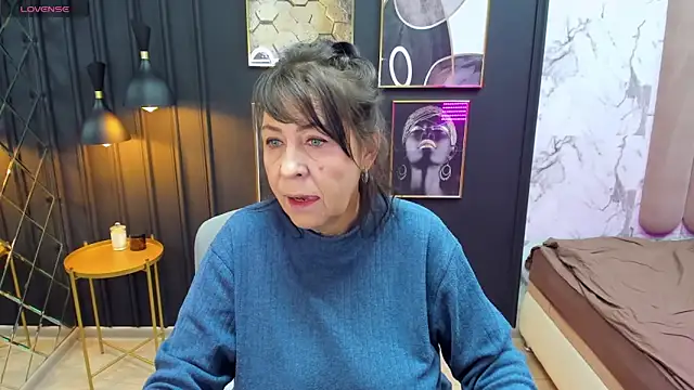 Snapshot of LindaPassionate chatting on December 4, 2024, 5:21 am LindaPassionate online show from December 4, 2024, 5:21 am