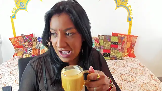 Snapshot of LadyNahir chatting on October 2, 2025, 9:51 pm LadyNahir online show from October 2, 2025, 9:51 pm