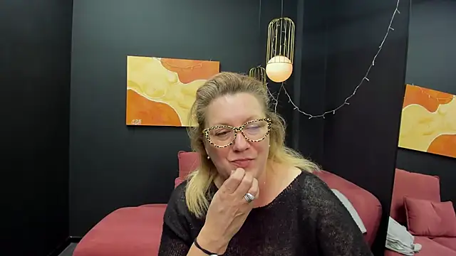 Snapshot of LeaPure chatting on March 1, 2025, 5:27 pm LeaPure online show from March 1, 2025, 5:27 pm