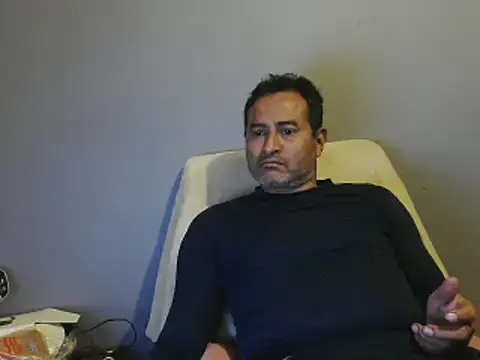 Snapshot of dantehot2020 chatting on January 15, 2025, 10:46 pm dantehot2020 online show from January 15, 2025, 10:46 pm