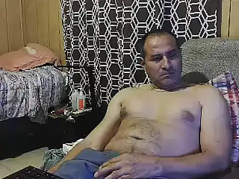 Snapshot of dantehot2020 chatting on February 4, 2025, 2:07 am dantehot2020 online show from February 4, 2025, 2:07 am