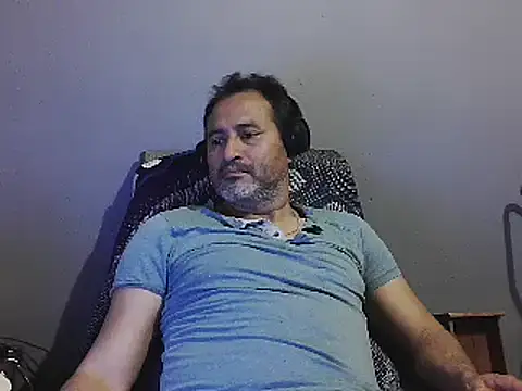 Snapshot of dantehot2020 chatting on January 25, 2025, 12:38 am dantehot2020 online show from January 25, 2025, 12:38 am