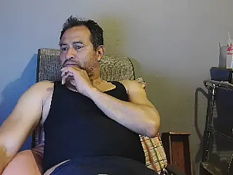 Snapshot of dantehot2020 chatting on January 24, 2025, 2:49 am dantehot2020 online show from January 24, 2025, 2:49 am