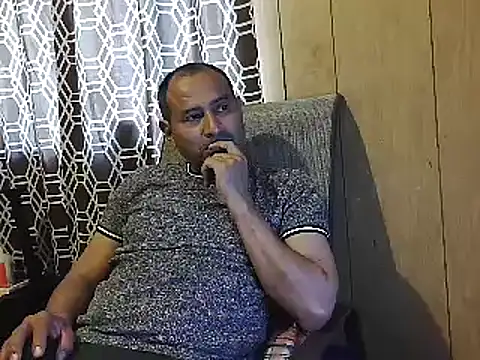 Snapshot of dantehot2020 chatting on February 2, 2025, 10:06 pm dantehot2020 online show from February 2, 2025, 10:06 pm