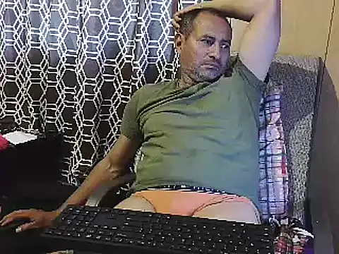 Snapshot of dantehot2020 chatting on February 1, 2025, 8:16 pm dantehot2020 online show from February 1, 2025, 8:16 pm