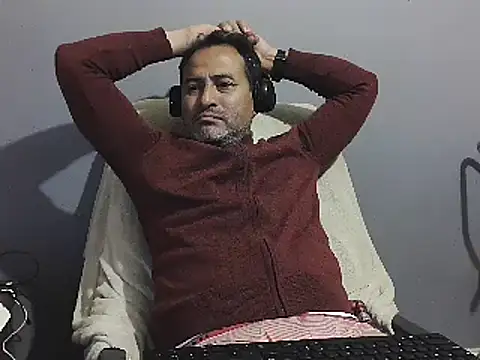 Snapshot of dantehot2020 chatting on January 19, 2025, 7:36 am dantehot2020 online show from January 19, 2025, 7:36 am