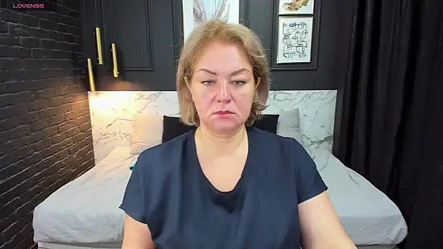 JenniferLight online show from February 22, 2025, 1:13 pm