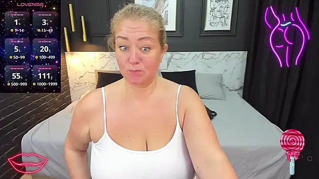 JenniferLight online show from February 8, 2025, 11:24 pm