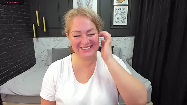 JenniferLight online show from January 29, 2025, 8:25 pm