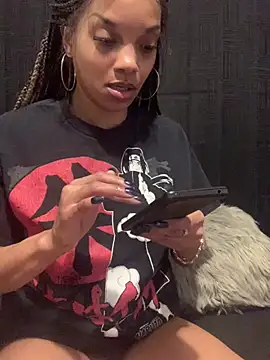Rakiyahcharms online show from December 15, 2024, 12:49 pm