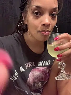 Rakiyahcharms online show from December 28, 2024, 1:08 am