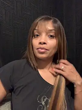 Snapshot of Rakiyahcharms chatting on September 19, 2025, 6:01 pm Rakiyahcharms online show from September 19, 2025, 6:01 pm