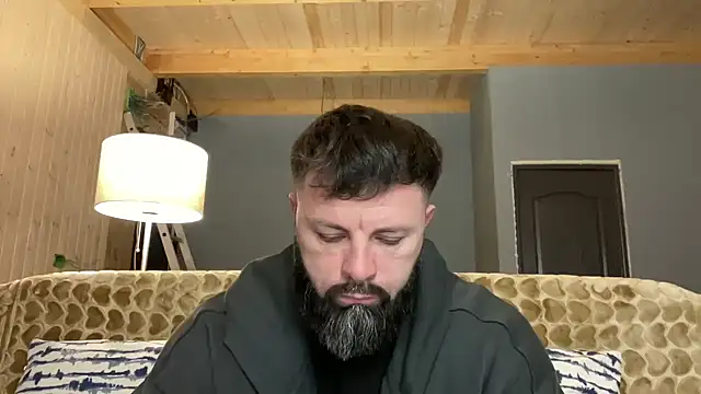 Snapshot of AlphaSparks chatting on October 24, 2025, 2:54 am AlphaSparks online show from October 24, 2025, 2:54 am