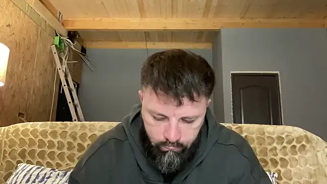 Snapshot of AlphaSparks chatting on October 22, 2025, 2:44 am AlphaSparks online show from October 22, 2025, 2:44 am