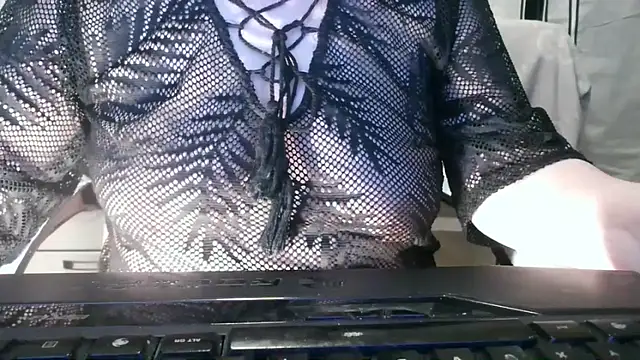 heidi60 online show from December 4, 2025, 6:29 pm