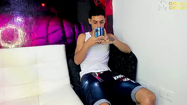 Snapshot of AmazingPartys chatting on September 17, 2025, 2:57 am AmazingPartys online show from September 17, 2025, 2:57 am