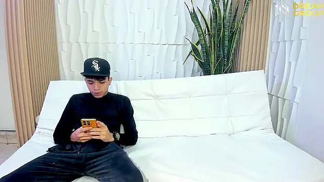 Snapshot of AmazingPartys chatting on February 24, 2026, 1:23 pm AmazingPartys online show from February 24, 2026, 1:23 pm