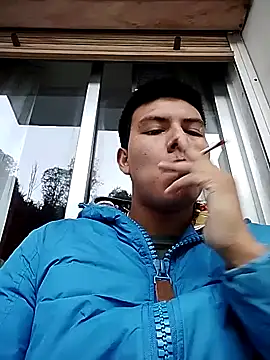 Snapshot of mikeeeeeell chatting on October 11, 2025, 6:58 am mikeeeeeell online show from October 11, 2025, 6:58 am