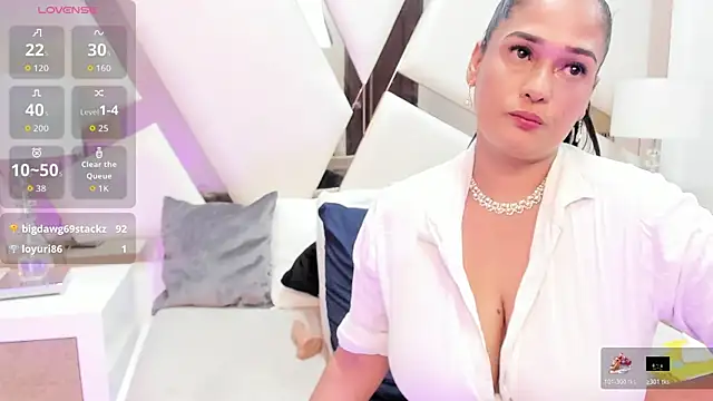 Snapshot of MilfVictoria chatting on October 19, 2025, 12:52 pm MilfVictoria online show from October 19, 2025, 12:52 pm