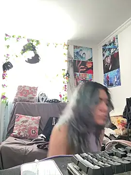 VaioletUwU online show from March 18, 2026, 5:36 pm