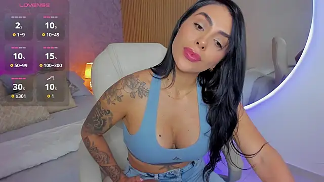 Snapshot of Sarah_Stone_ chatting on September 30, 2025, 10:05 pm Sarah Stone  online show from September 30, 2025, 10:05 pm