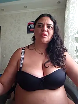 Snapshot of littleRikka chatting on October 31, 2025, 10:45 am littleRikka online show from October 31, 2025, 10:45 am