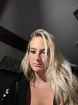 Snapshot of _Rapunzel_ chatting on March 15, 2025, 8:15 am Rapunzel online show from March 15, 2025, 8:15 am