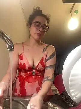 ladyturtle online show from June 30, 2026, 6:41 pm