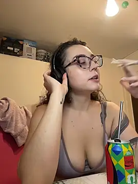 ladyturtle online show from June 20, 2026, 7:41 pm