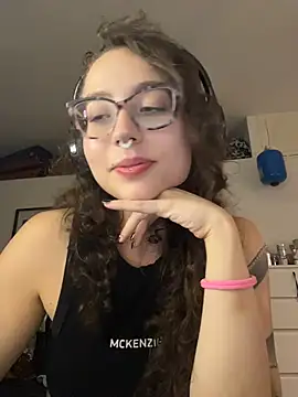 ladyturtle online show from June 15, 2026, 10:53 pm